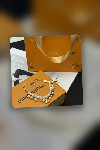 NB - LOV Jewelry - 330