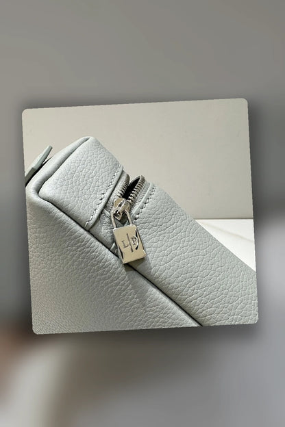 NB - DLVX Bag - 242
