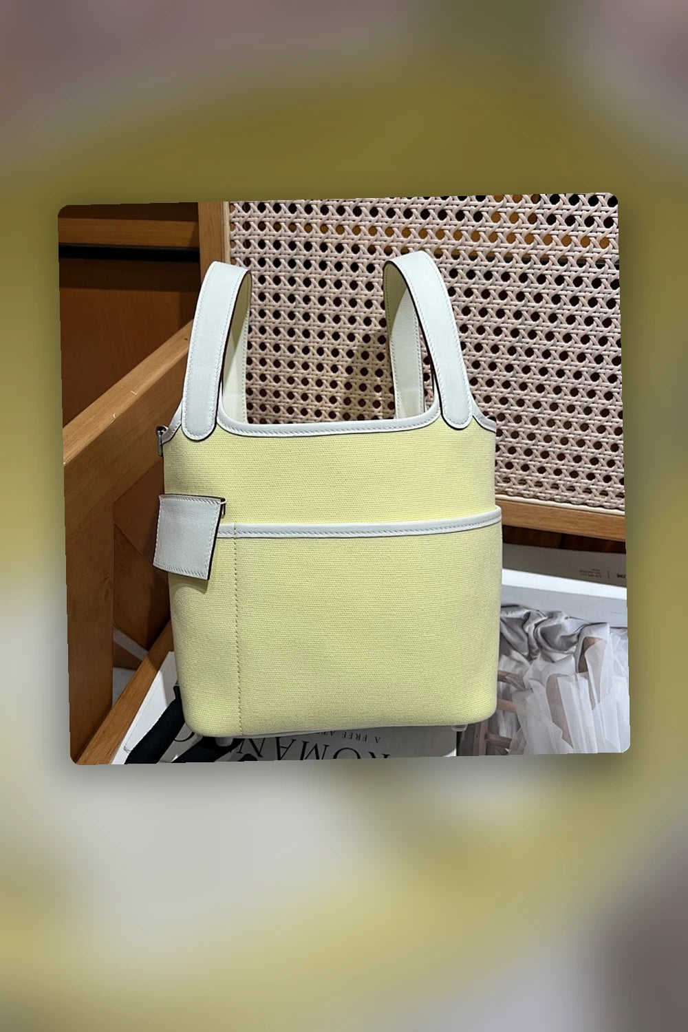 NB - HMS Bag - 1684