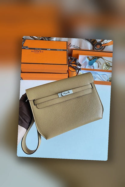 NB - HMS Bag - 1068