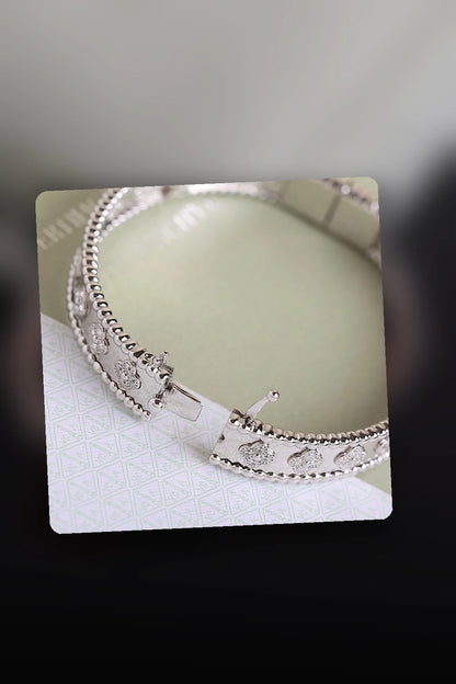 NB - VACA Jewelry - 380