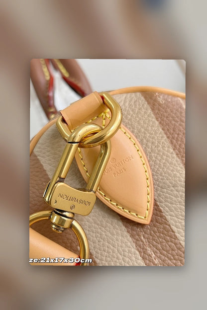 NB - LOV Bag - 1657