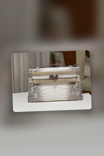 NB - HMS Bag - 1706