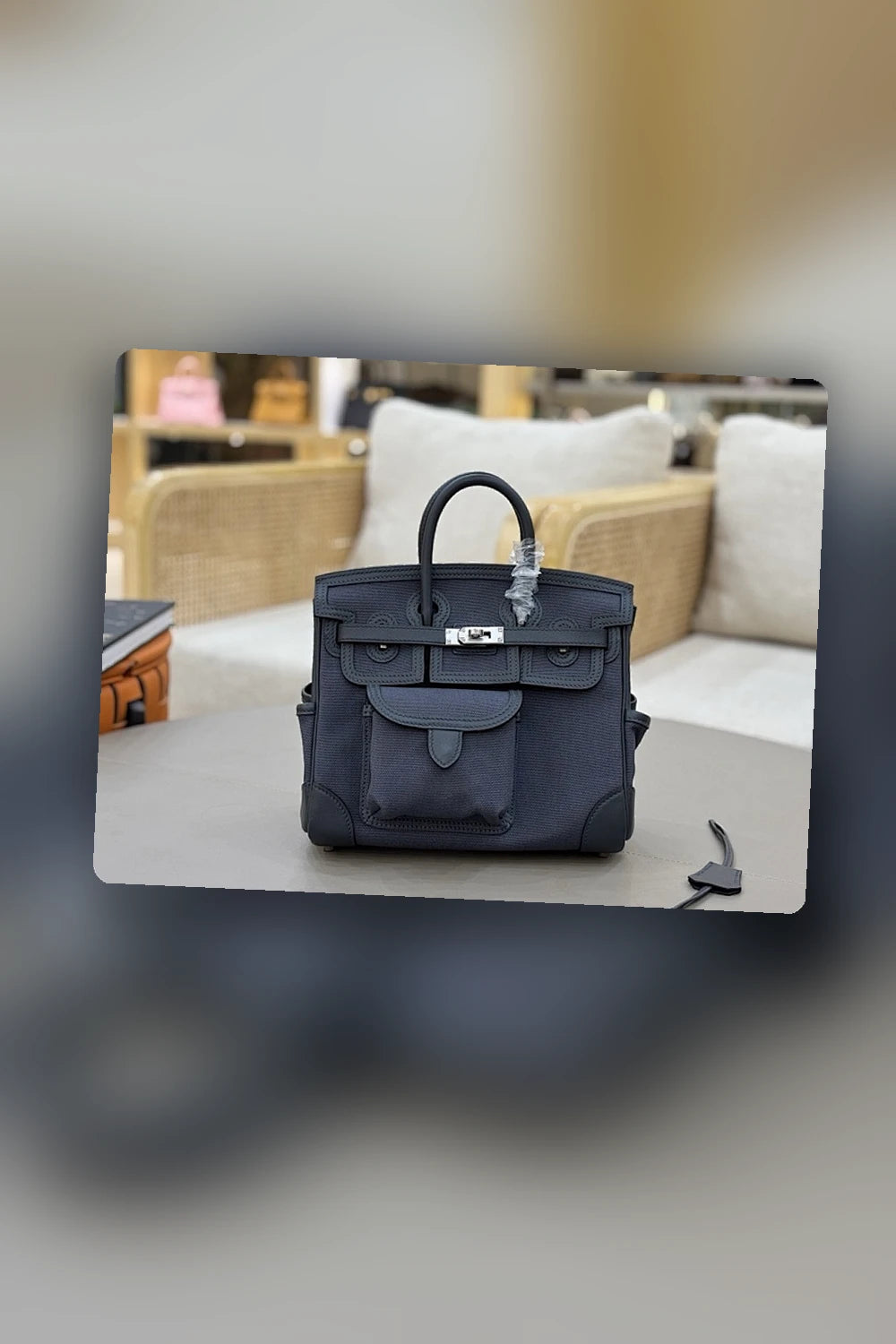 NB - HMS Bag - 1042