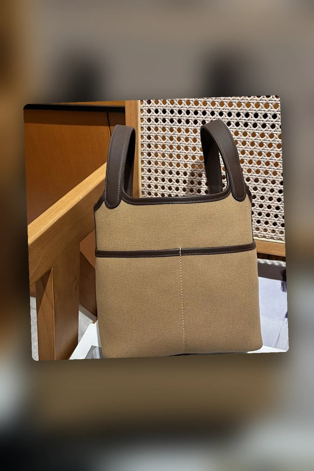 NB - HMS Bag - 1681