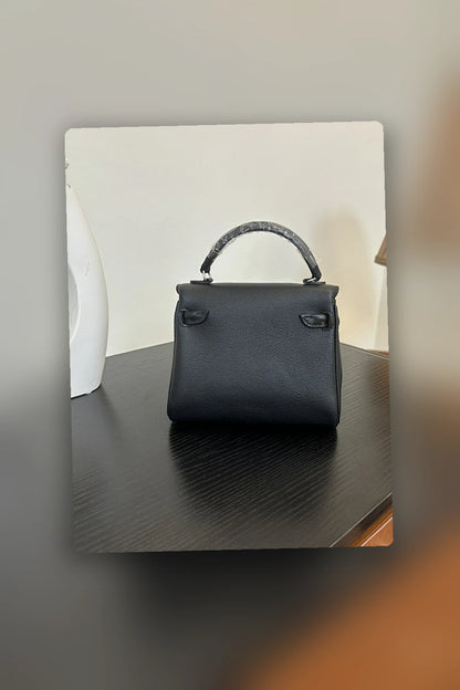 NB - HMS Bag - 101