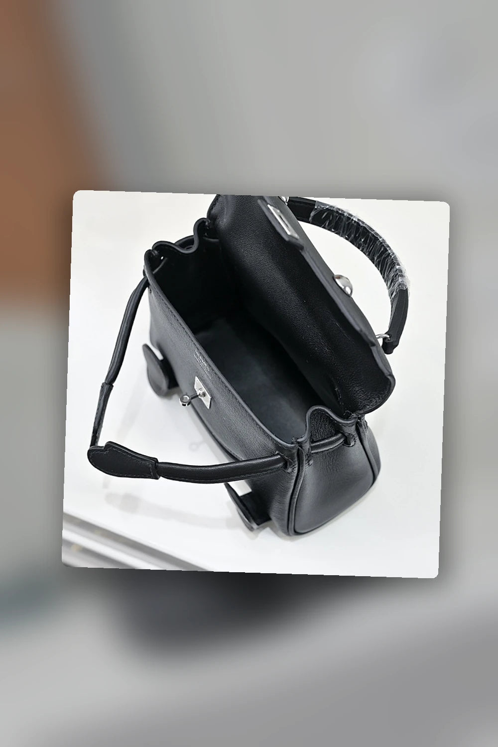 NB - HMS Bag - 1038