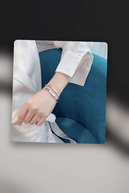 NB - CRA Jewelry - 490