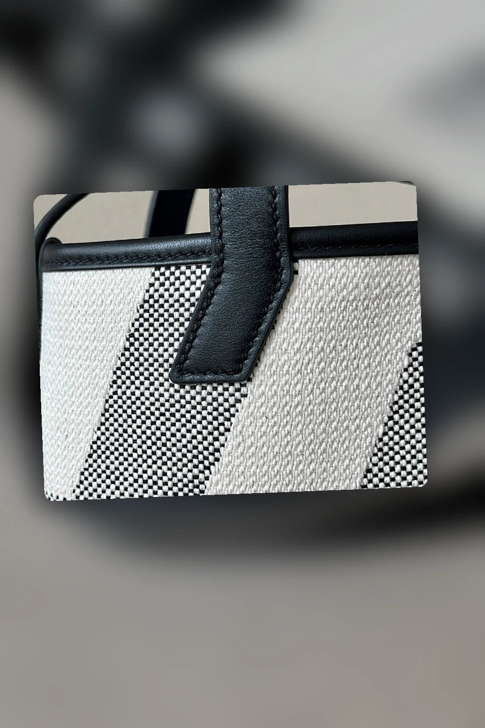 NB - HMS Bag - 423
