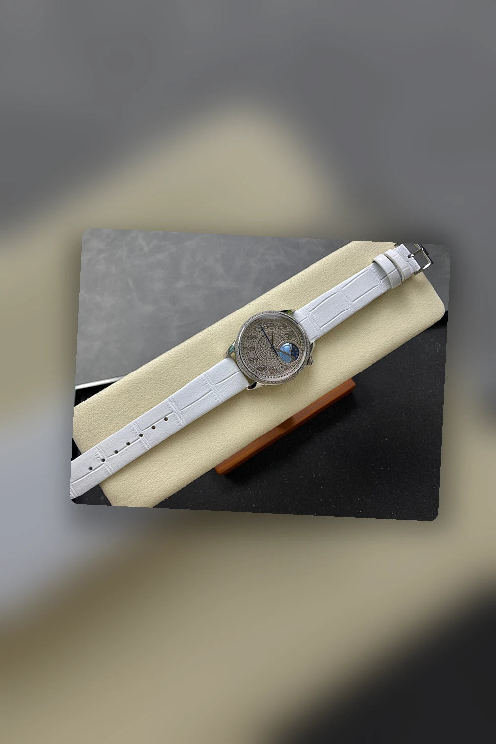 NB - Mix Watch - 230