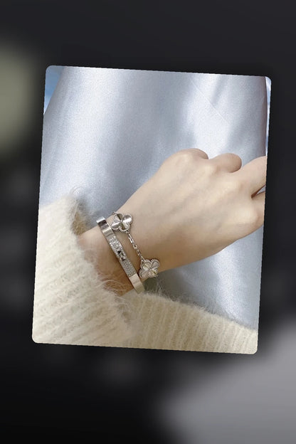 NB - VACA Jewelry - 704