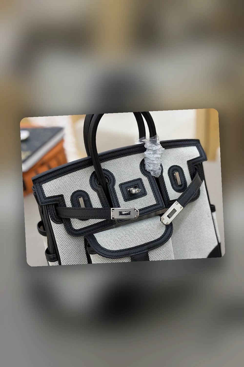 NB - HMS Bag - 1032