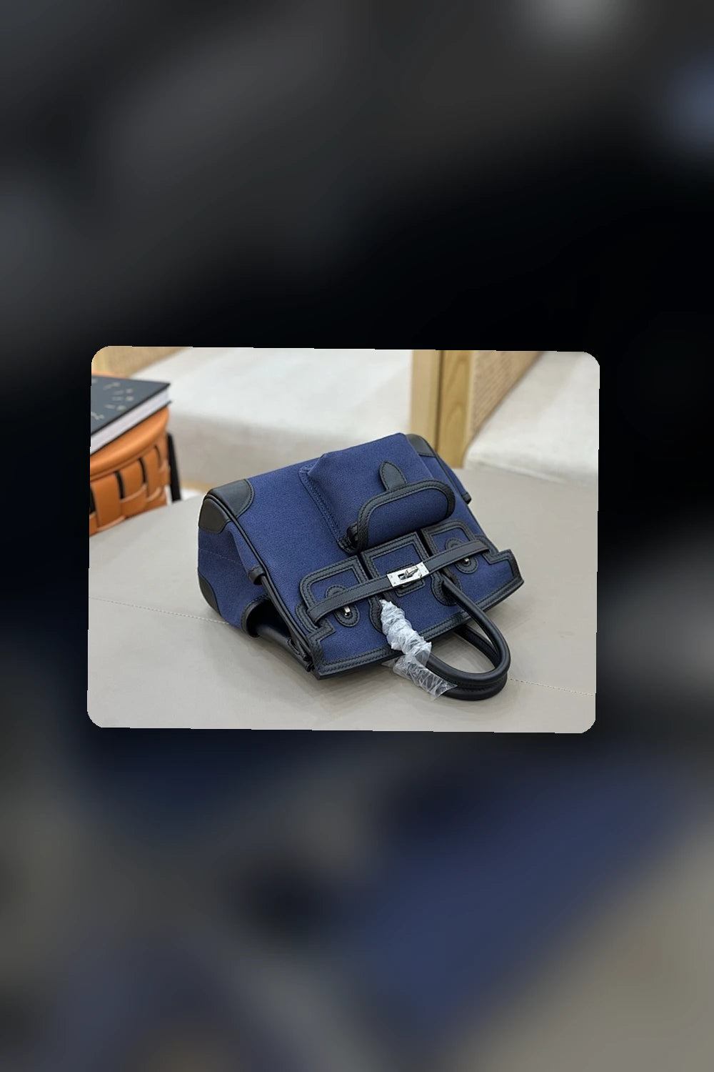 NB - HMS Bag - 1373