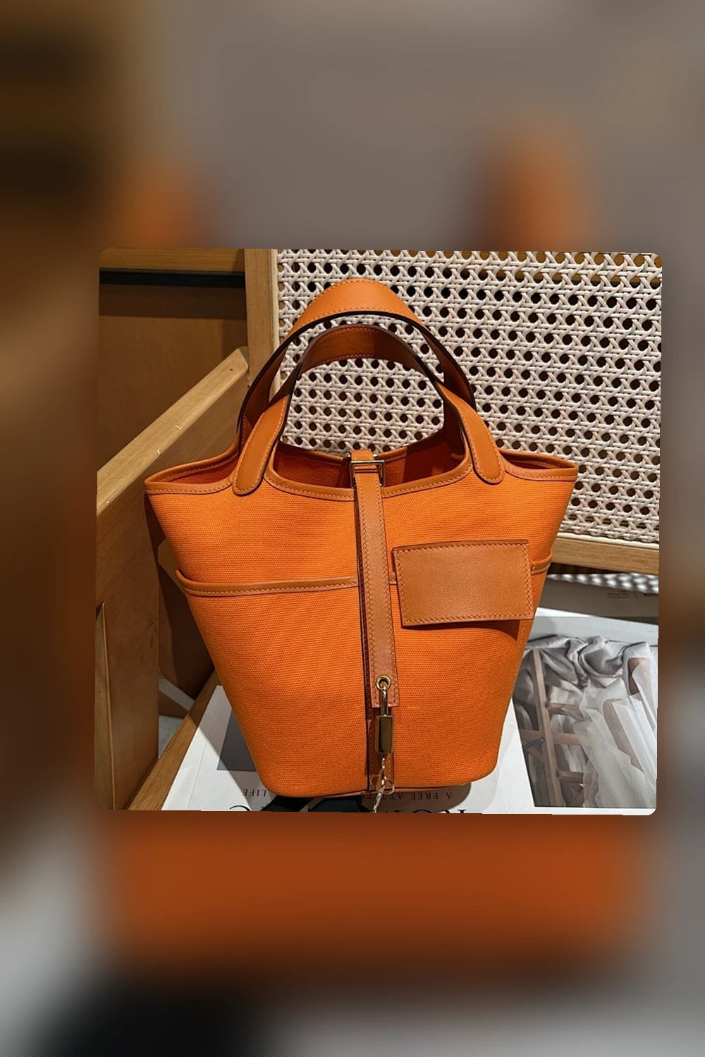 NB - HMS Bag - 1678