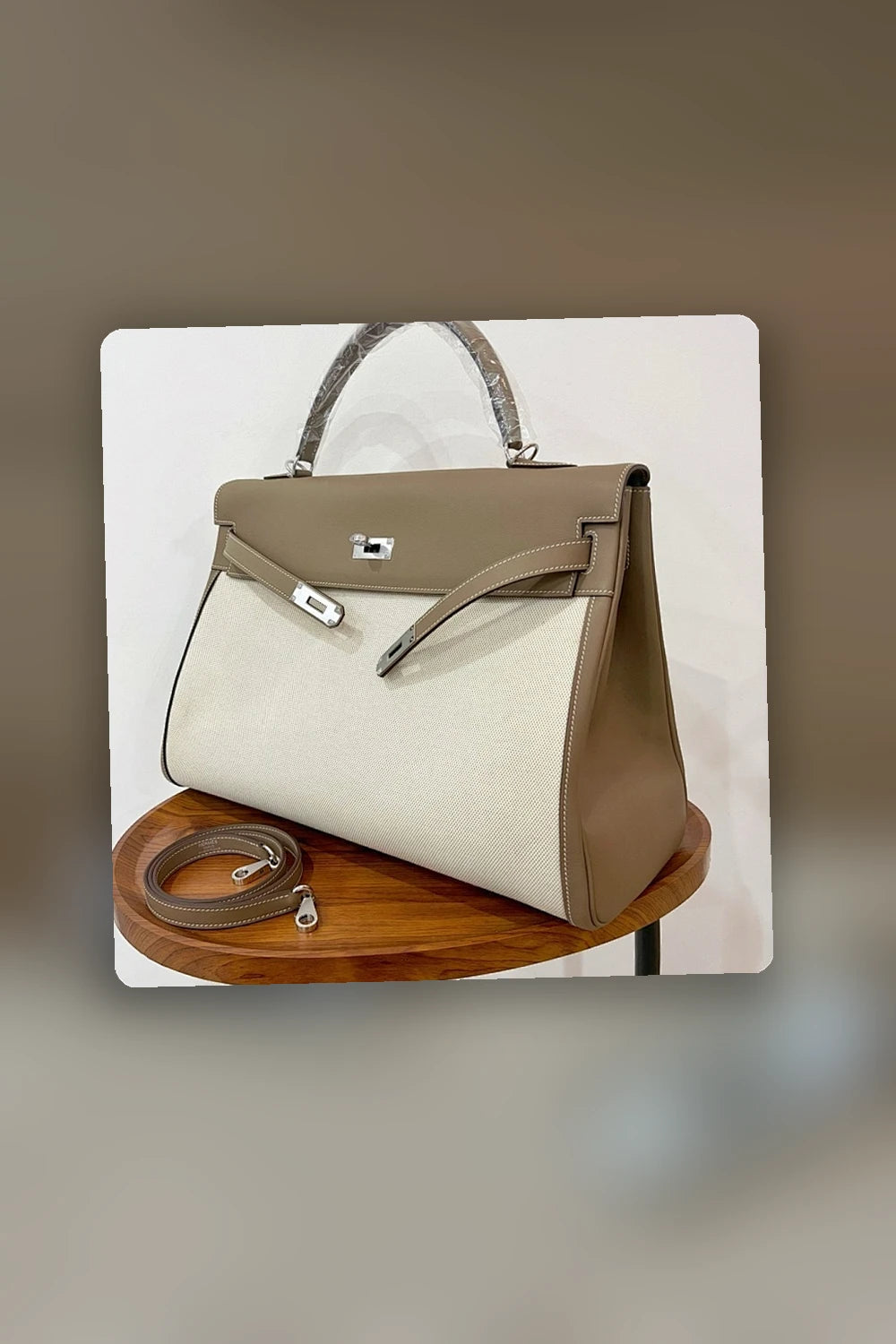 NB - HMS Bag - 1693