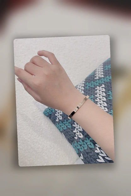 NB - CRA Jewelry - 227