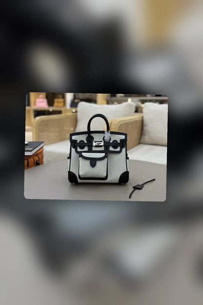 NB - HMS Bag - 1032