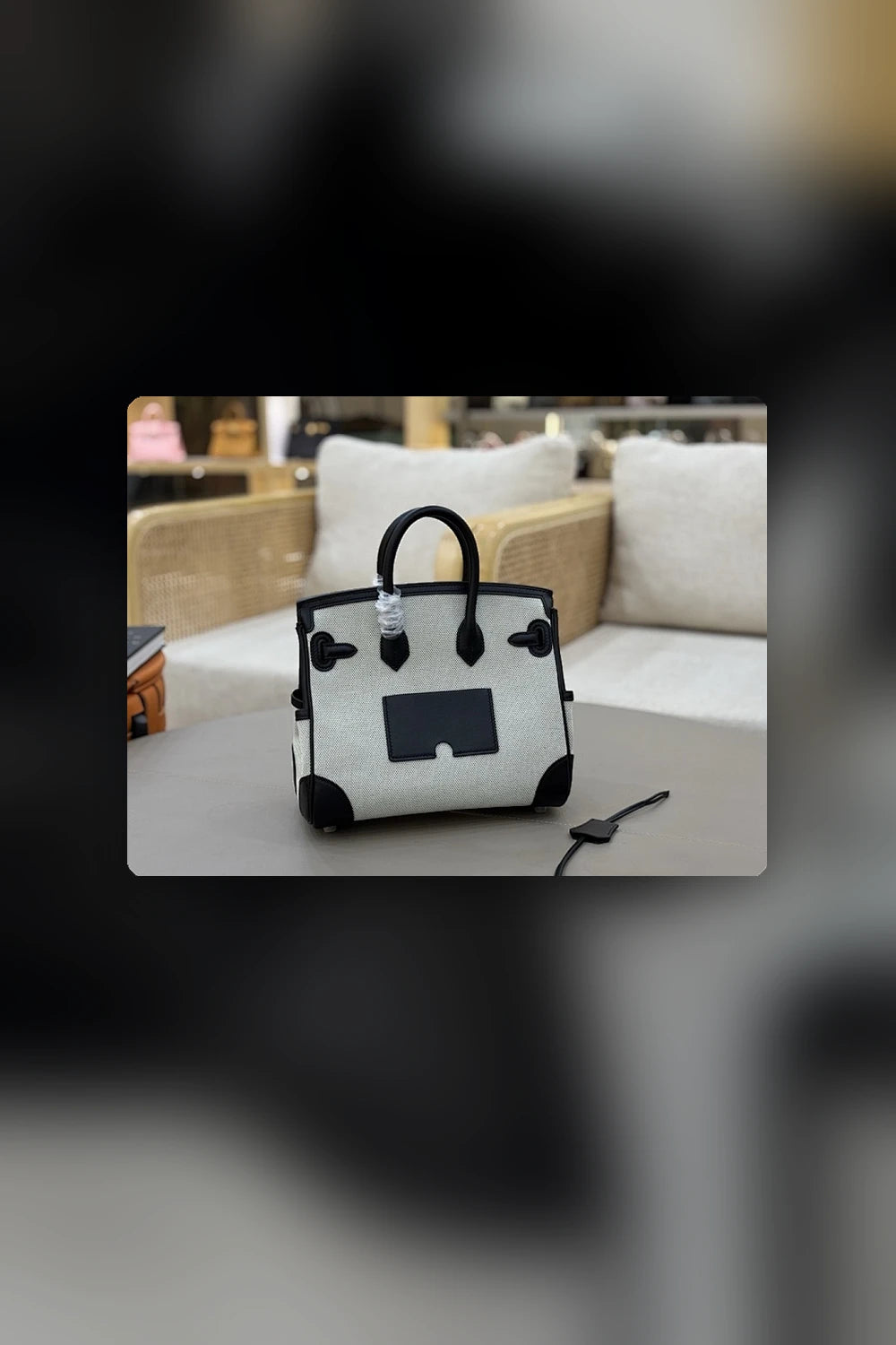 NB - HMS Bag - 1379