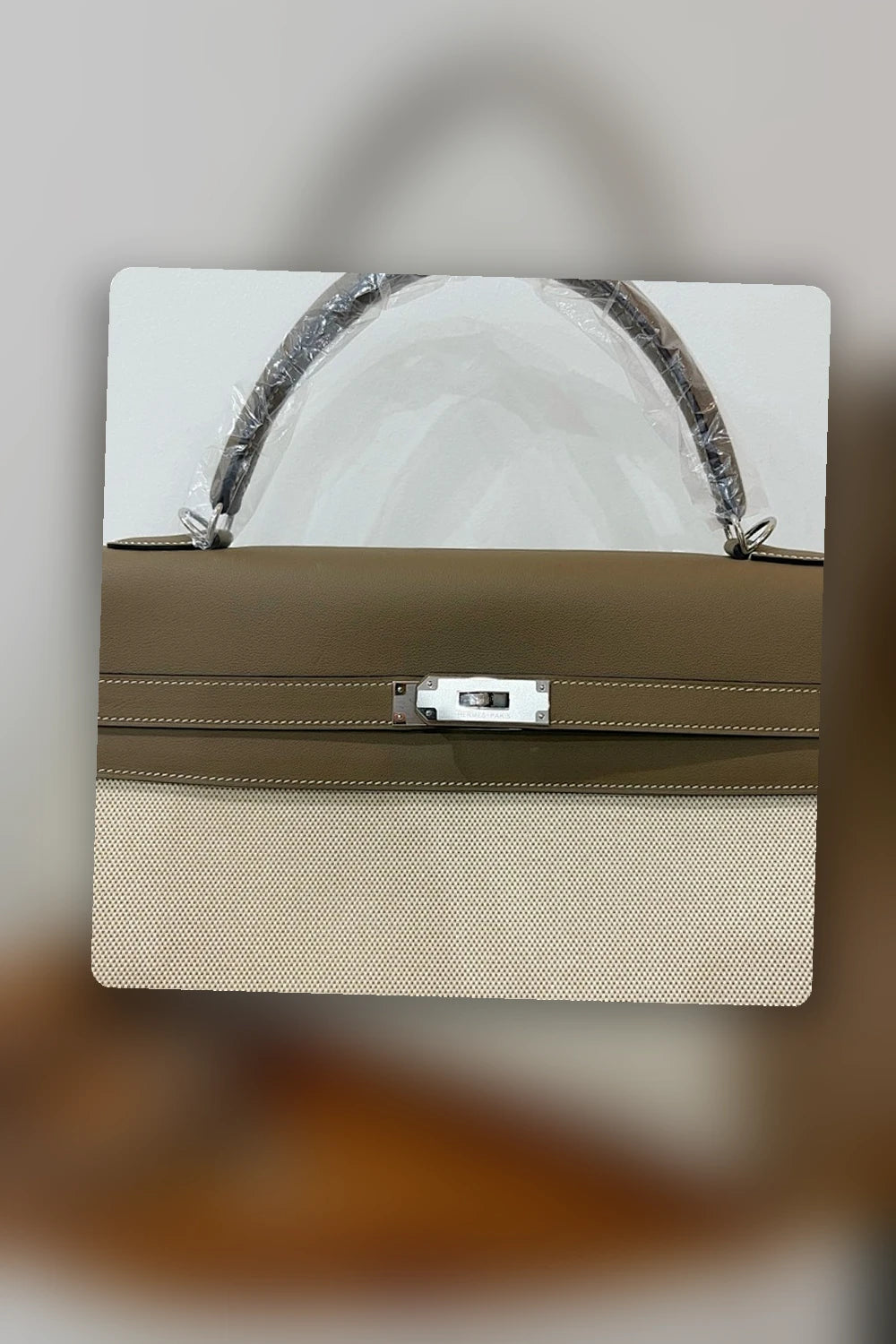 NB - HMS Bag - 1693