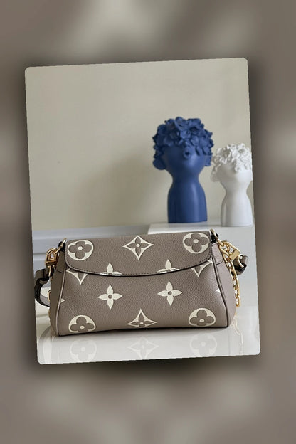 NB - LOV Bag - 725