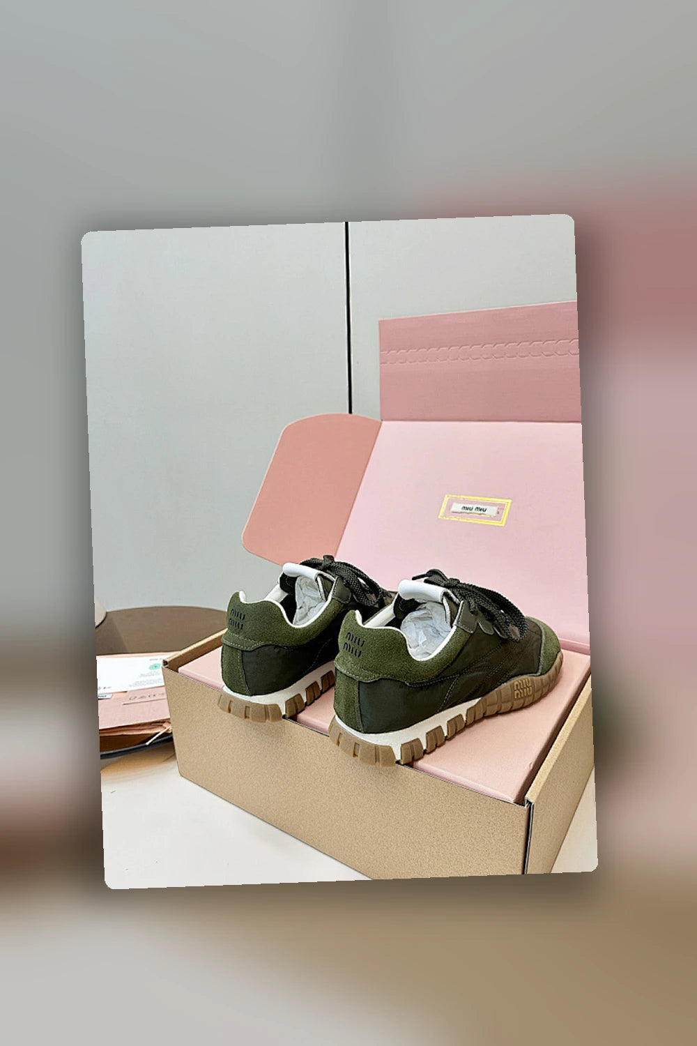 NB - MMU Women Shoes - 500