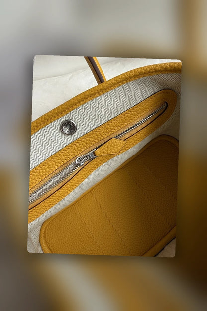 NB - HMS Bag - 1610