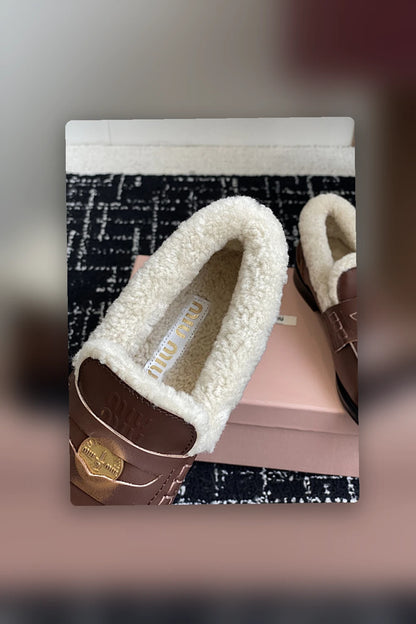 NB - MMU Women Shoes - 740