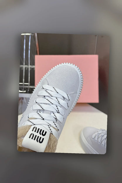 NB - MMU Women Shoes - 572