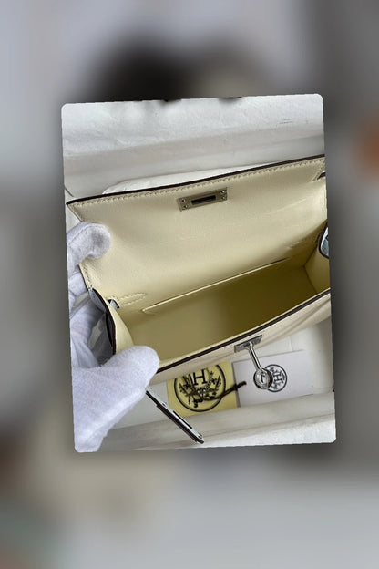 NB - HMS Bag - 1633