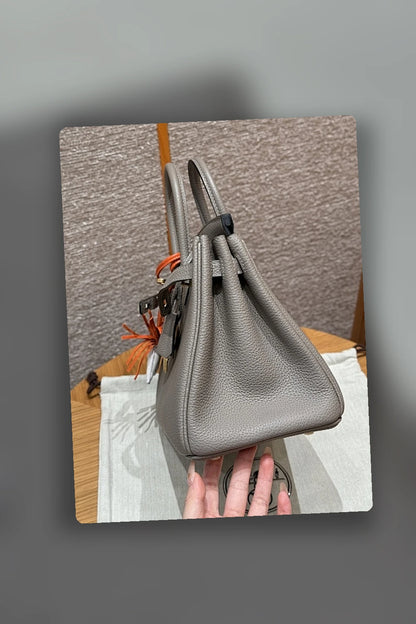 NB - HMS Bag - 1584
