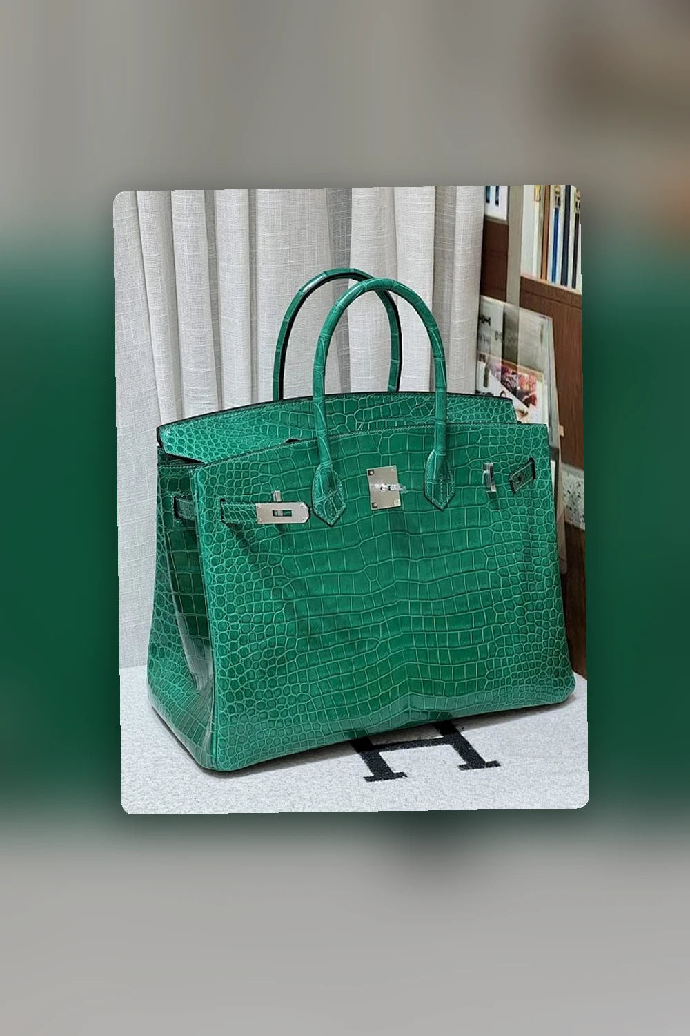 NB - HMS Bag - 943