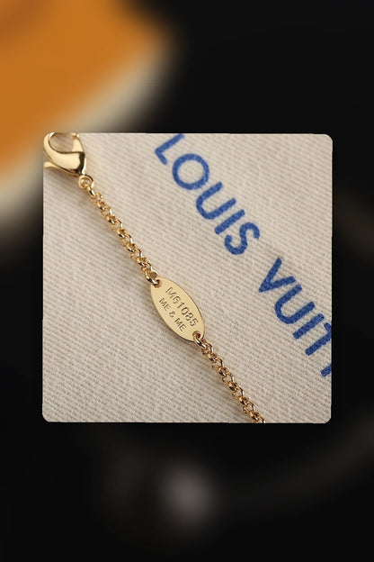NB - LOV Jewelry - 900