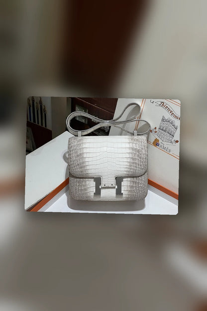 NB - HMS Bag - 1703