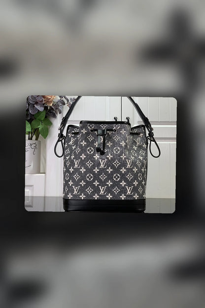 NB - LOV Bag - 1917