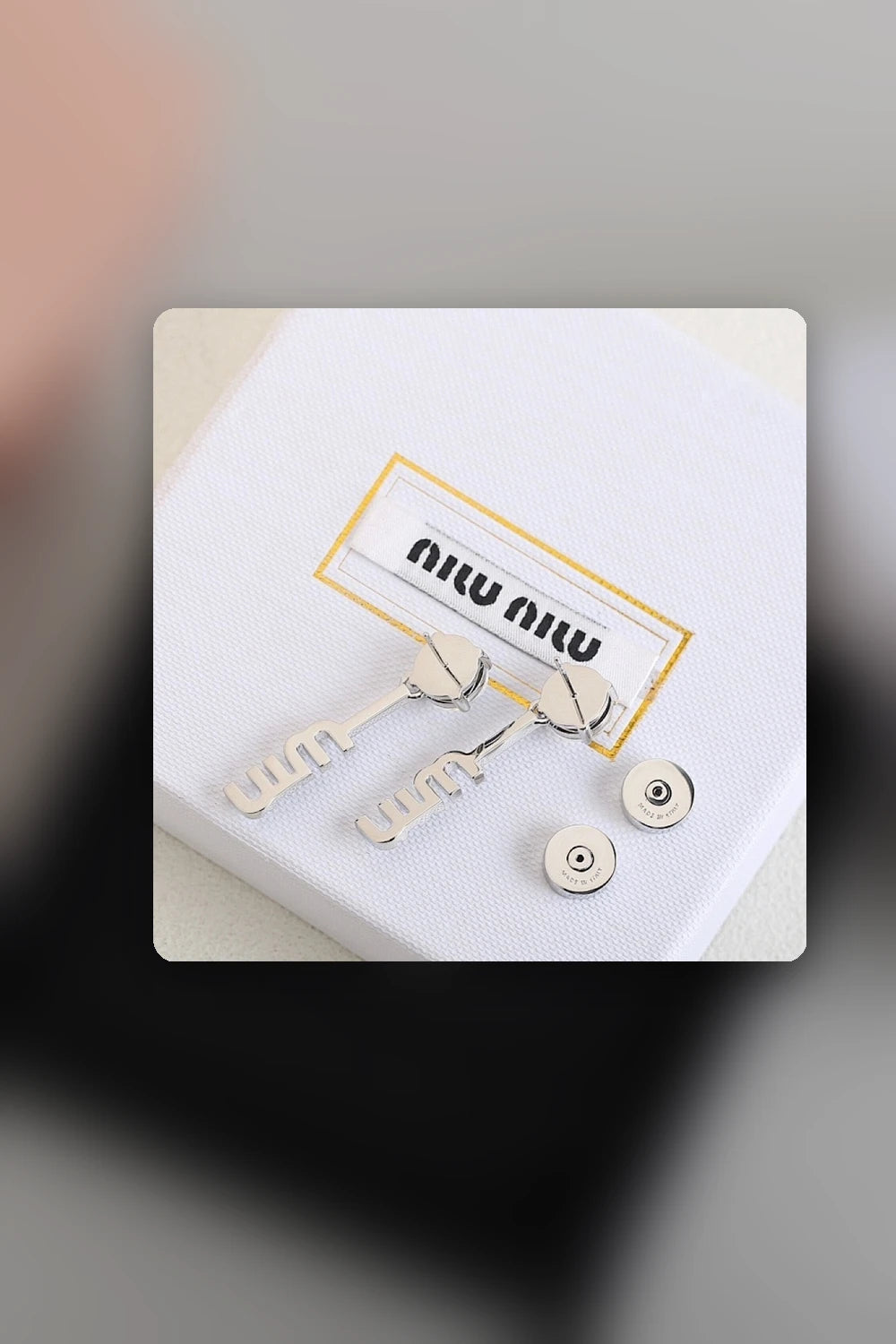 NB - MMU Jewelry - 313