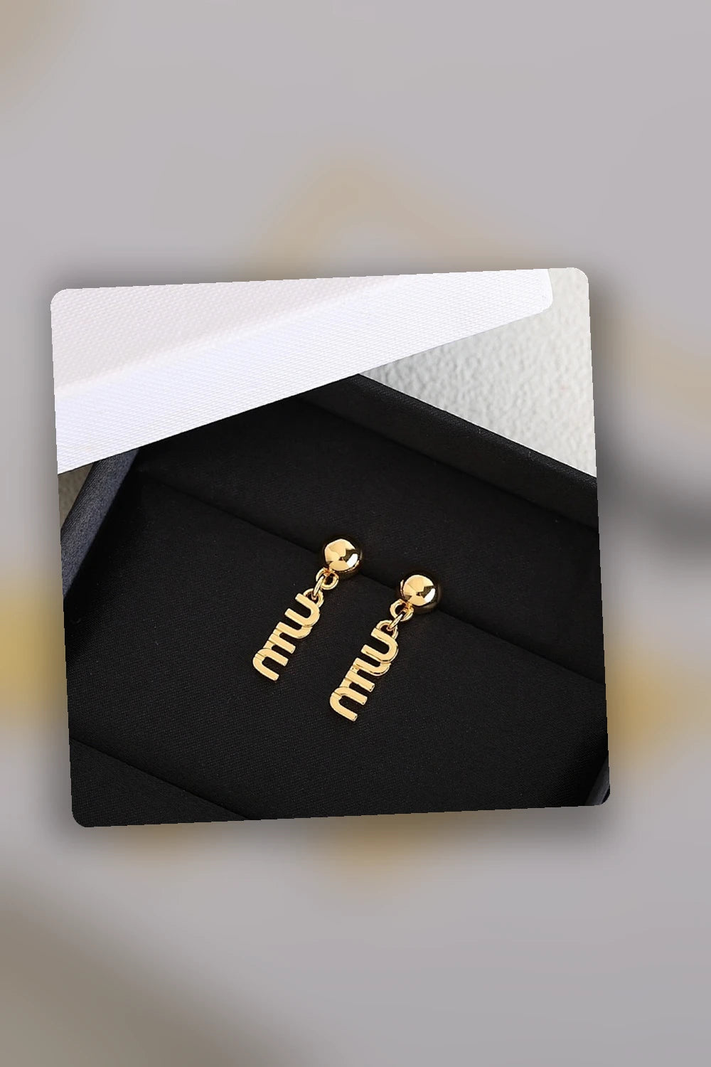 NB - MMU Jewelry - 302