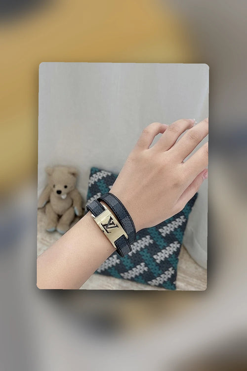 NB - LOV Jewelry - 840