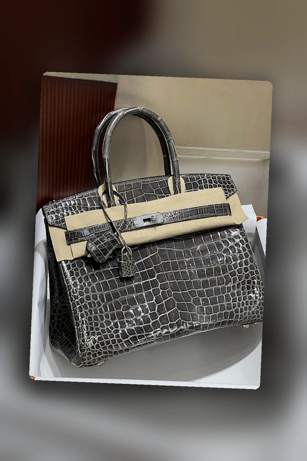 NB - HMS Bag - 557