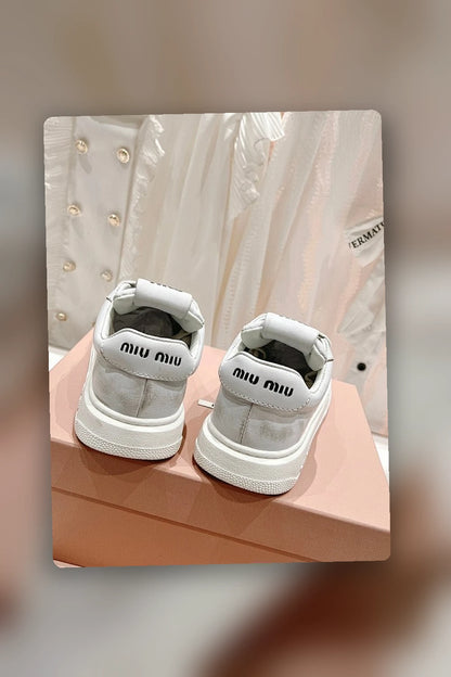NB - MMU Women Shoes - 521