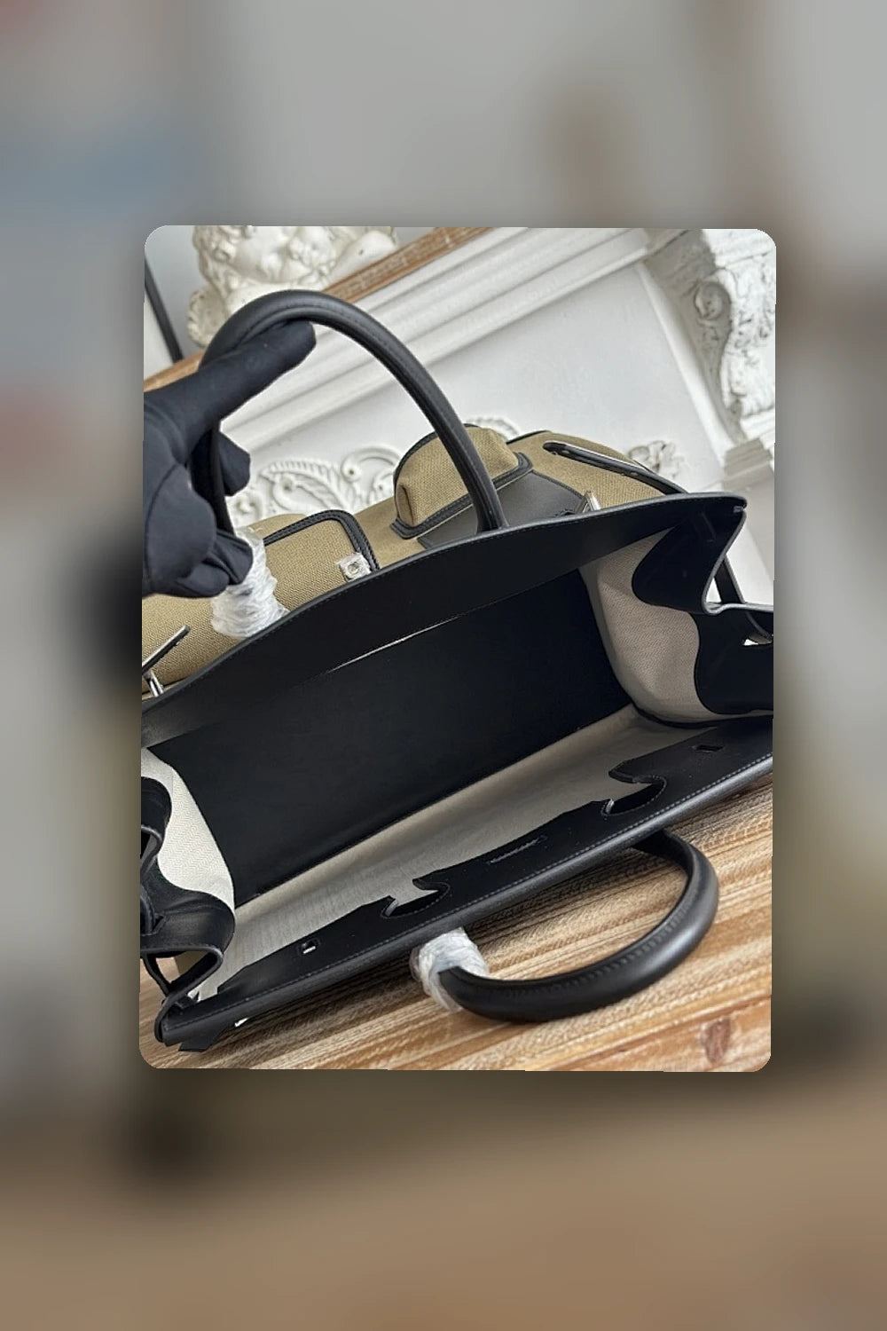 NB - HMS Bag - 1581