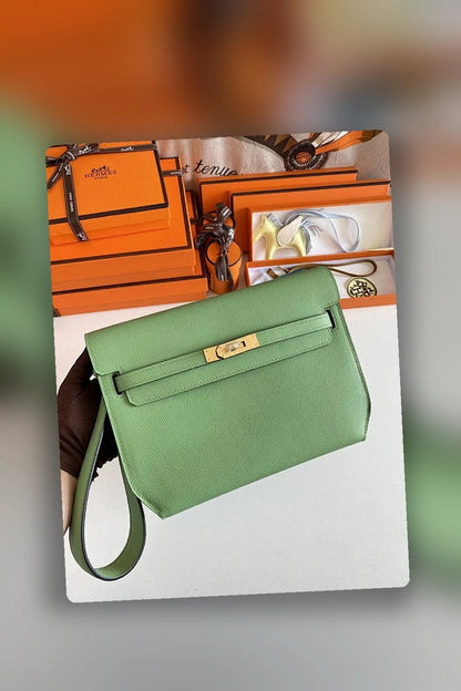 NB - HMS Bag - 1072