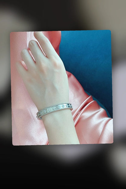 NB - VACA Jewelry - 115