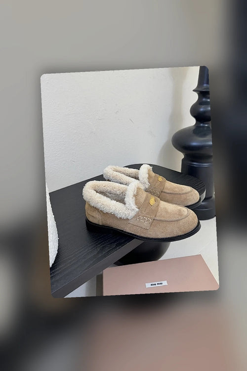 NB - MMU Women Shoes - 821