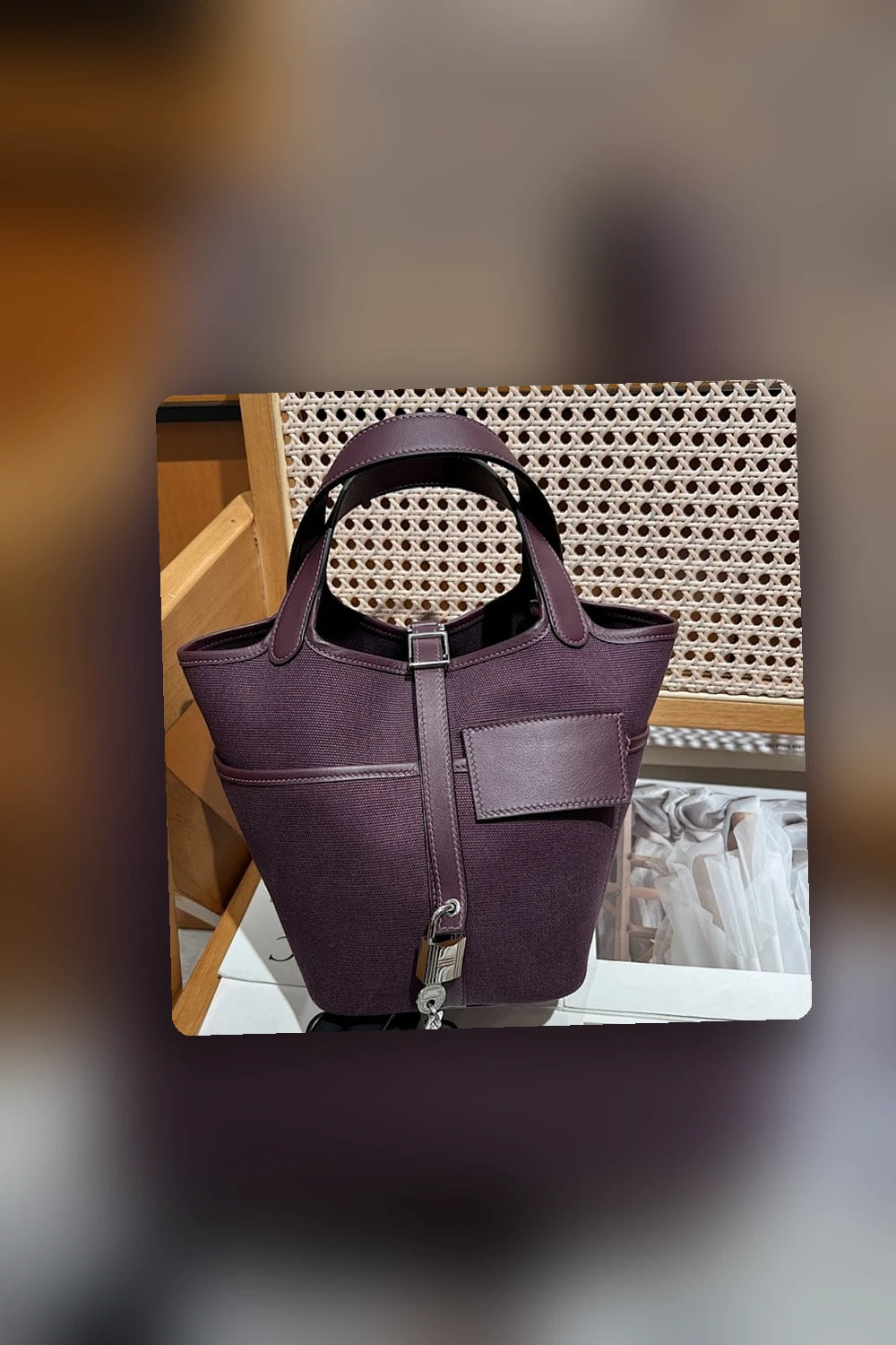 NB - HMS Bag - 1679