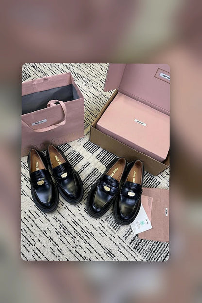 NB - MMU Women Shoes - 304