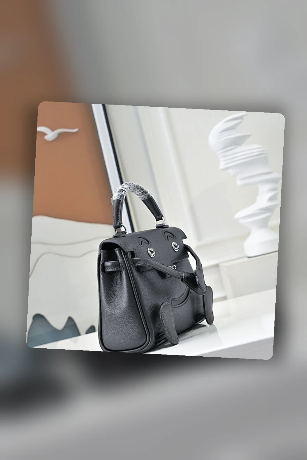 NB - HMS Bag - 1038
