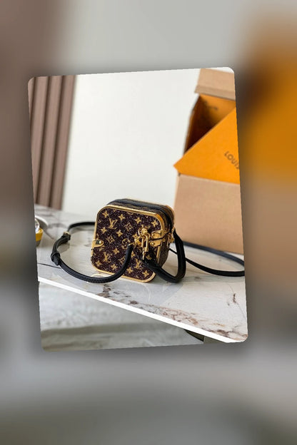 NB - LOV Bag - 1818