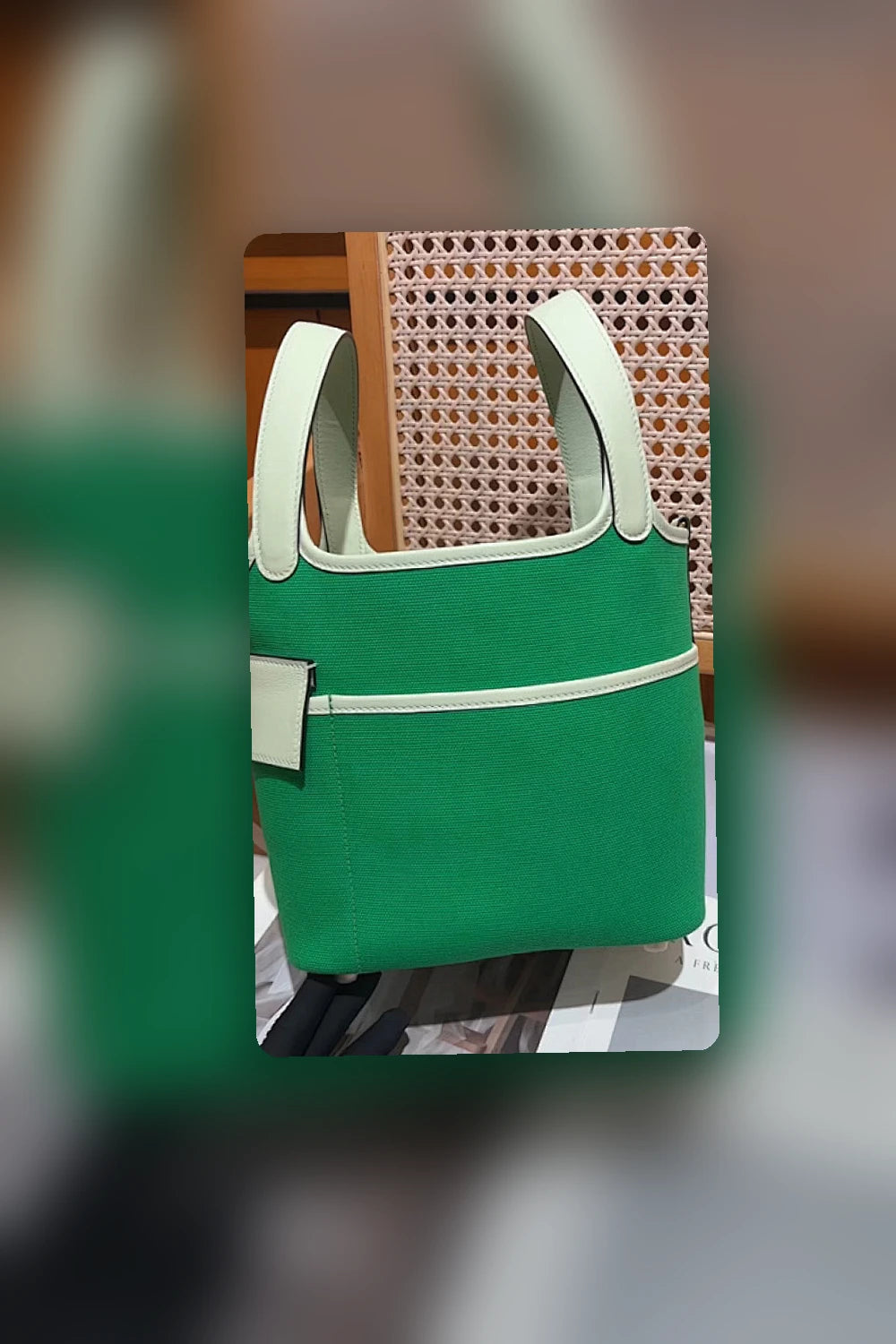 NB - HMS Bag - 1672