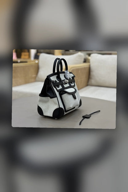NB - HMS Bag - 1379
