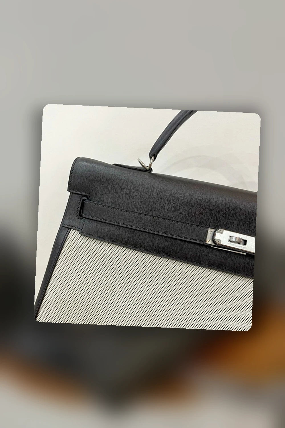 NB - HMS Bag - 1691